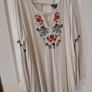 Boho style Tunic Women's Long Sleeve Plus Size 2X Embroidered details